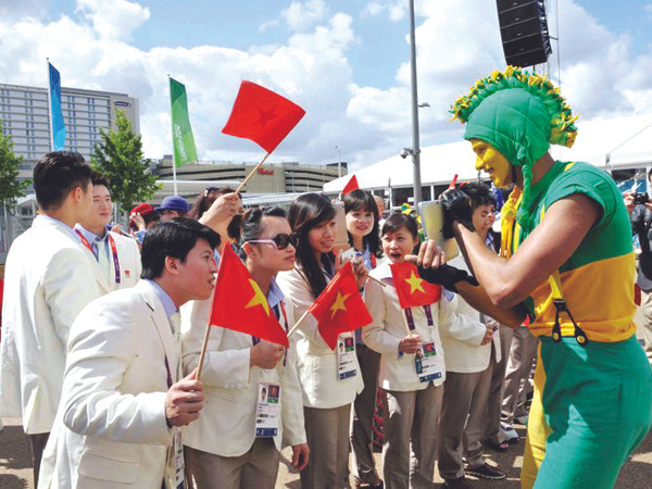Hai VĐV Tiến Nhật và Tiến Minh đã không có được sự tiếp đón thuận lợi như “đại quân” Đoàn TTVN. Ảnh: Quang Thắng