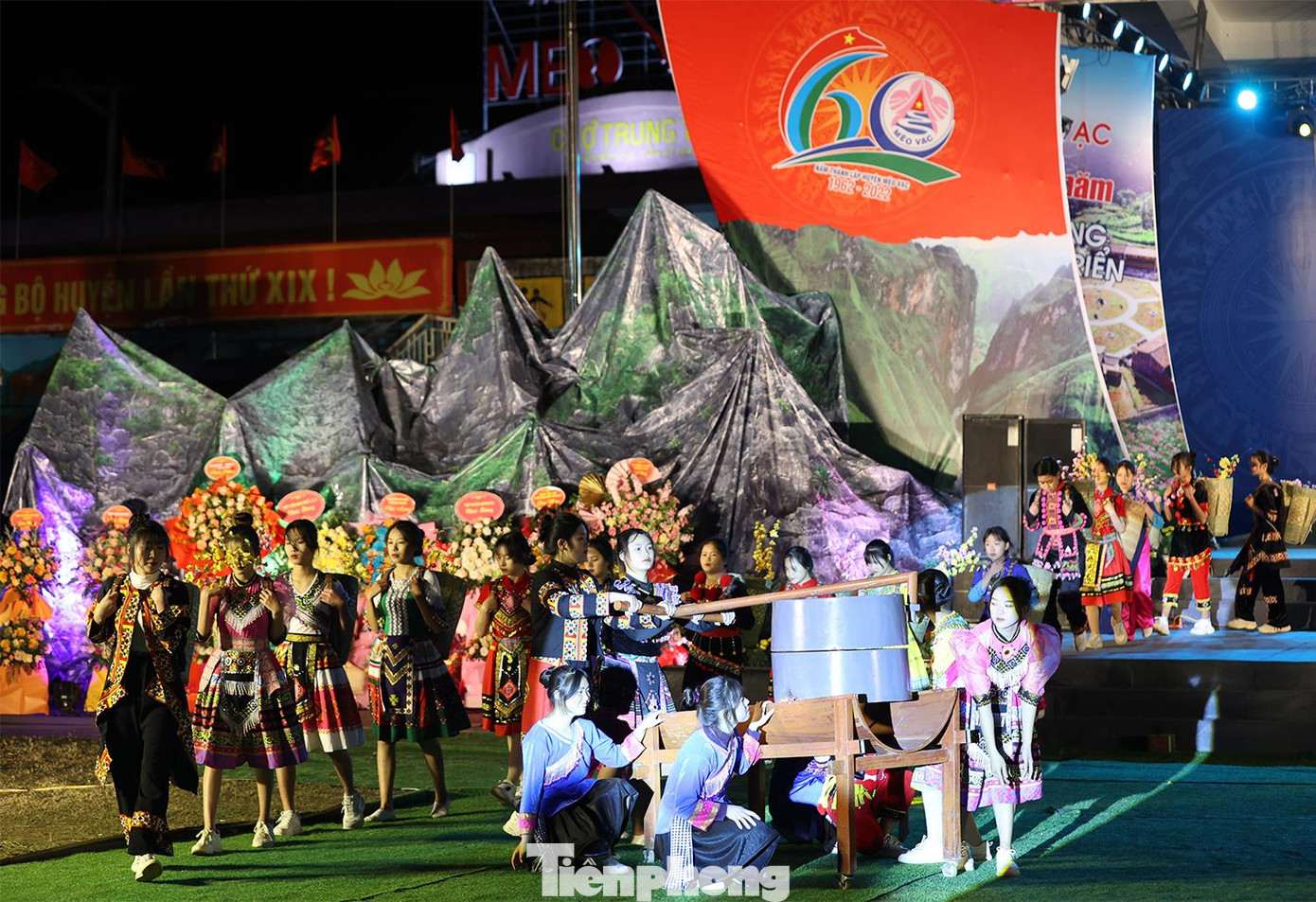 Tiết mục văn nghệ đặc sắc chào mừng lễ kỷ niệm