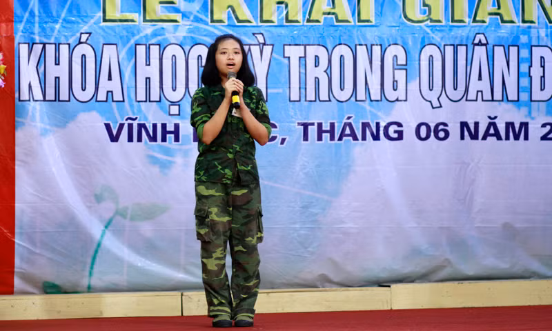 Các em còn được gắn mình vào nhiều hoạt động văn nghệ, giao lưu