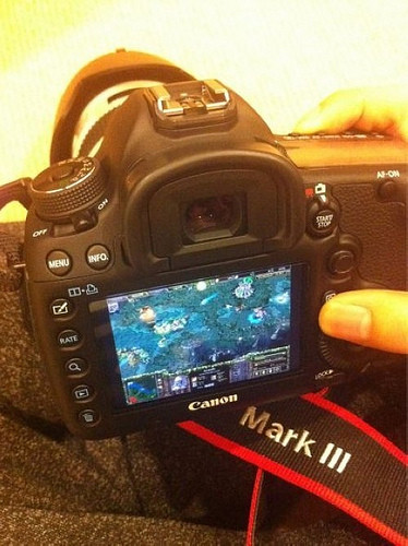 Video game 3D trên máy ảnh chuyển nghiệp, liệu có cần thêm chuột?