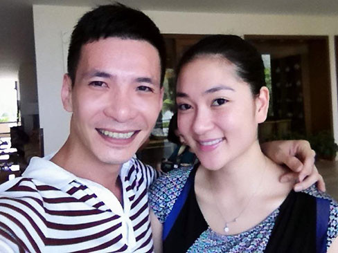 Với Hoa hậu Việt Nam 2004 Nguyễn Thị Huyền. Với Hoa hậu Việt Nam 2004 Nguyễn Thị Huyền