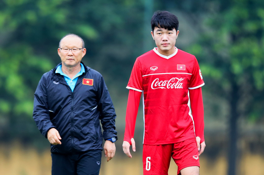 Ngoài tiếng Anh, Công Phượng học tiếng Pháp, Trường Híp biết tiếng Hàn ảnh 2