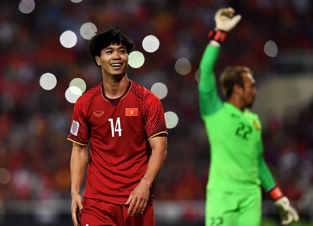 Ngoài tiếng Anh, Công Phượng học tiếng Pháp, Trường Híp biết tiếng Hàn ảnh 1