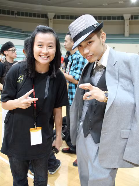 Vũ Tùng Phương (phải), người mang âm sắc Việt vào hip hop