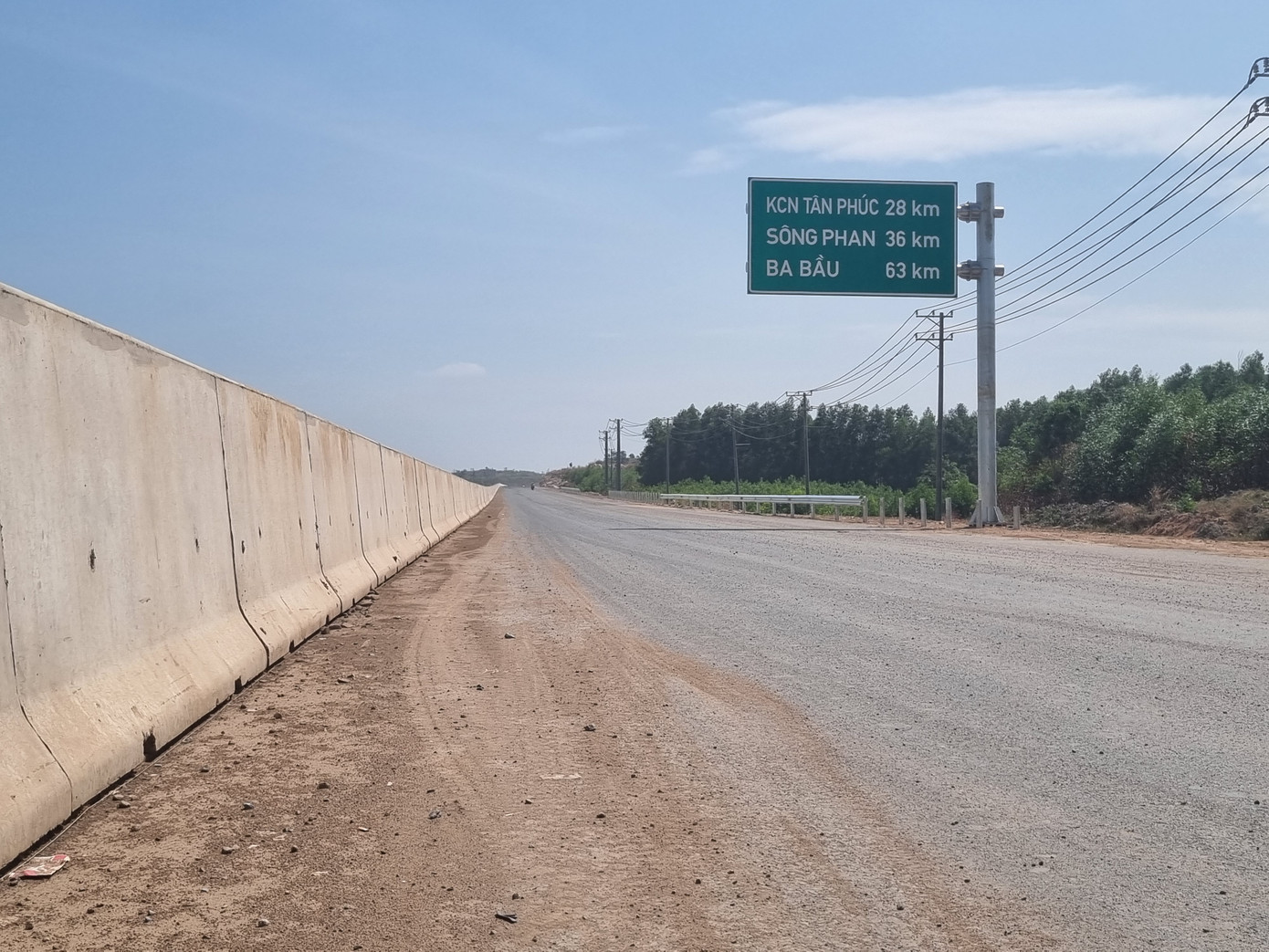 Cao tốc Phan Thiết - Dầu Giây đang hoàn thiện