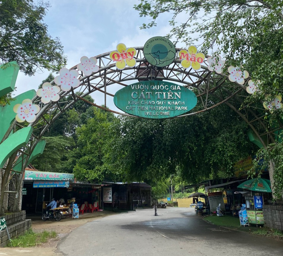 Cổng vào Vườn quốc gia Cát Tiên Cổng vào Vườn quốc gia Cát Tiên