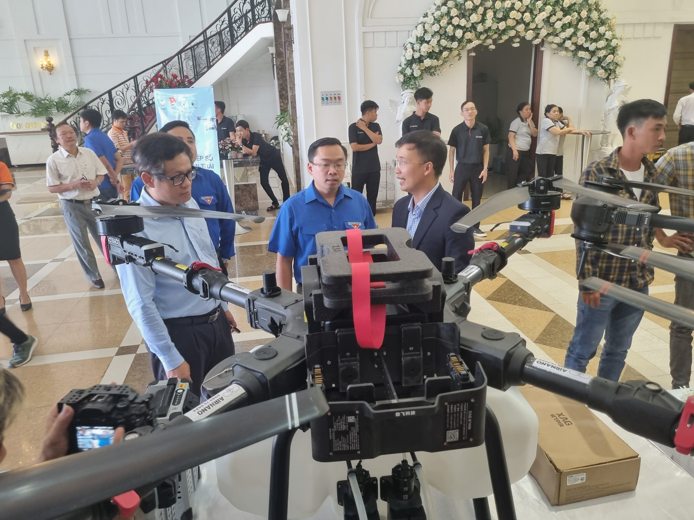 Thiết bị không người lái ứng dụng trong sản xuất nông nghiệp Thiết bị không người lái ứng dụng trong sản xuất nông nghiệp