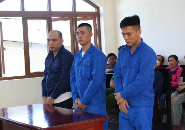 Các bị cáo tại phiên tòa Các bị cáo tại phiên tòa