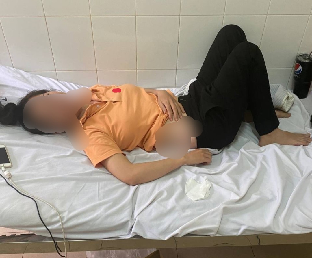 Chị T. thời điểm điều trị tại bệnh viện do bị đánh Chị T. thời điểm điều trị tại bệnh viện do bị đánh