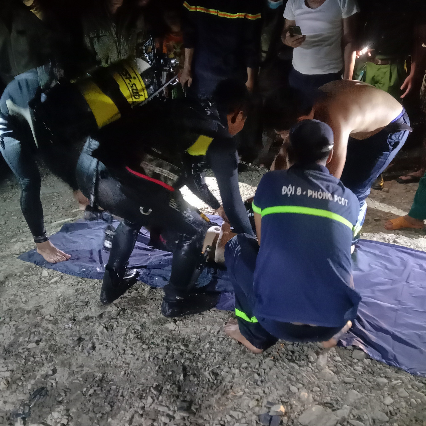 Lực lượng cứu hộ tìm được 1 nạn nhân trong vụ đuối nước.