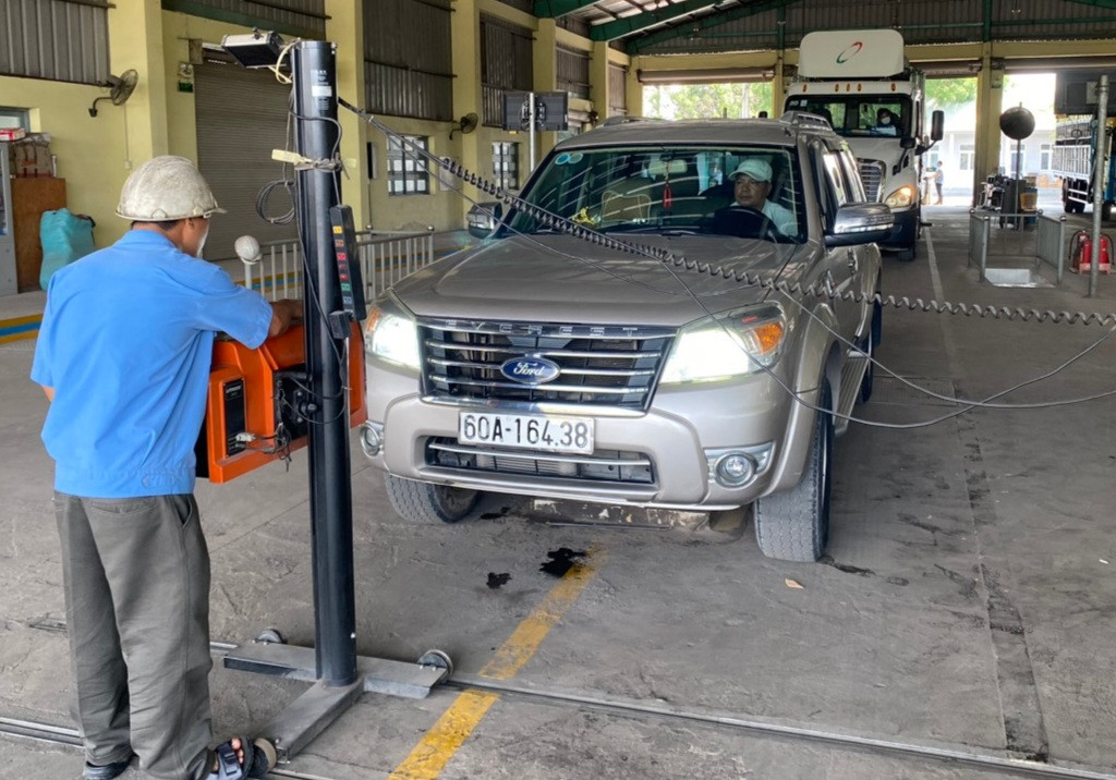 Hoạt động đăng kiểm xe cơ giới tại Trung tâm 60-01S Hoạt động đăng kiểm xe cơ giới tại Trung tâm 60-01S