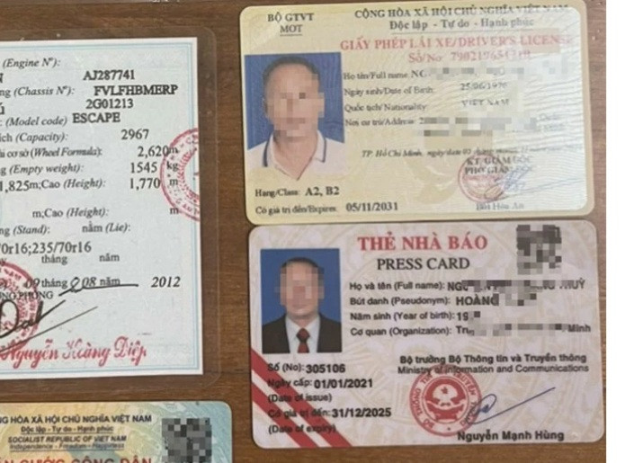 Thẻ nhà báo giả được đối tượng Thùy sử dụng
