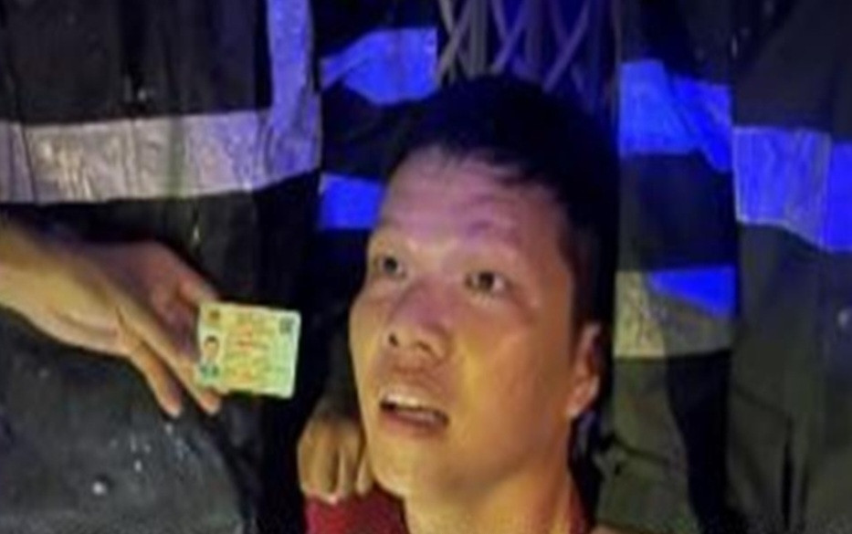 Thời điểm đối tượng bắt cóc trẻ em bị bắt giữ trên xe khách