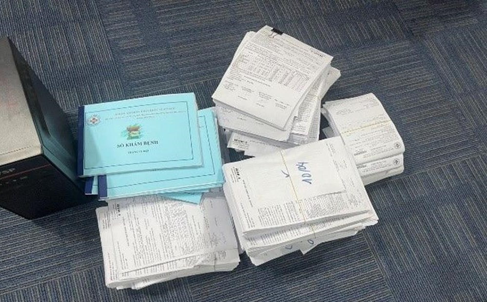 Tài liệu thu giữ tại các phòng khám Tài liệu thu giữ tại các phòng khám