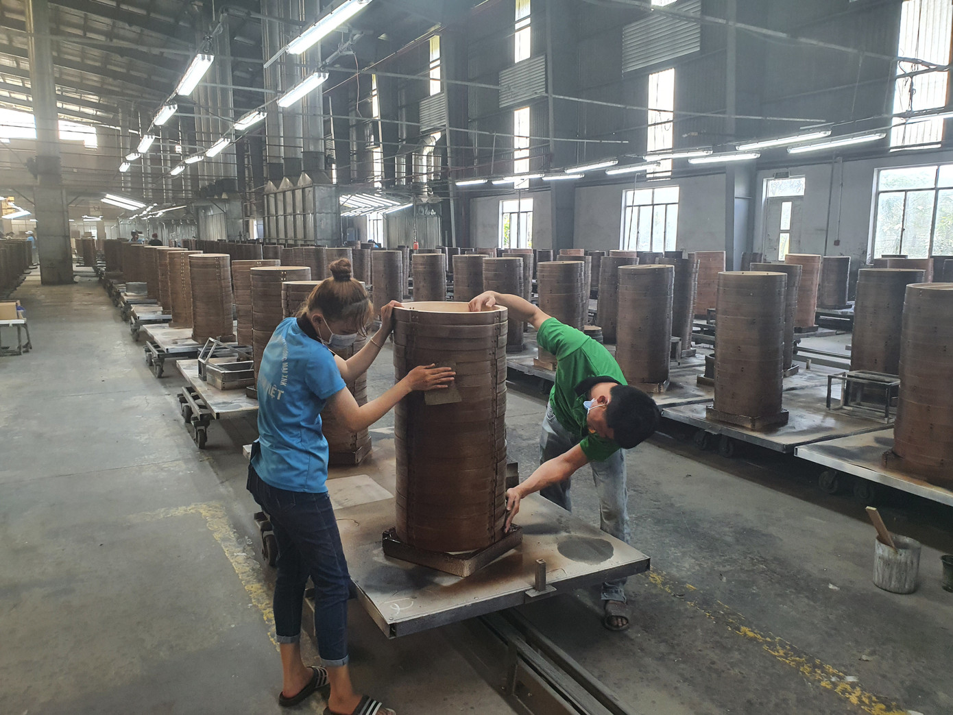 Ngành sản xuất gỗ gặp nhiều khó khăn trong thời gian qua Ngành sản xuất gỗ gặp nhiều khó khăn trong thời gian qua