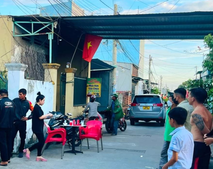 Công an đang khám nghiệm hiện trường