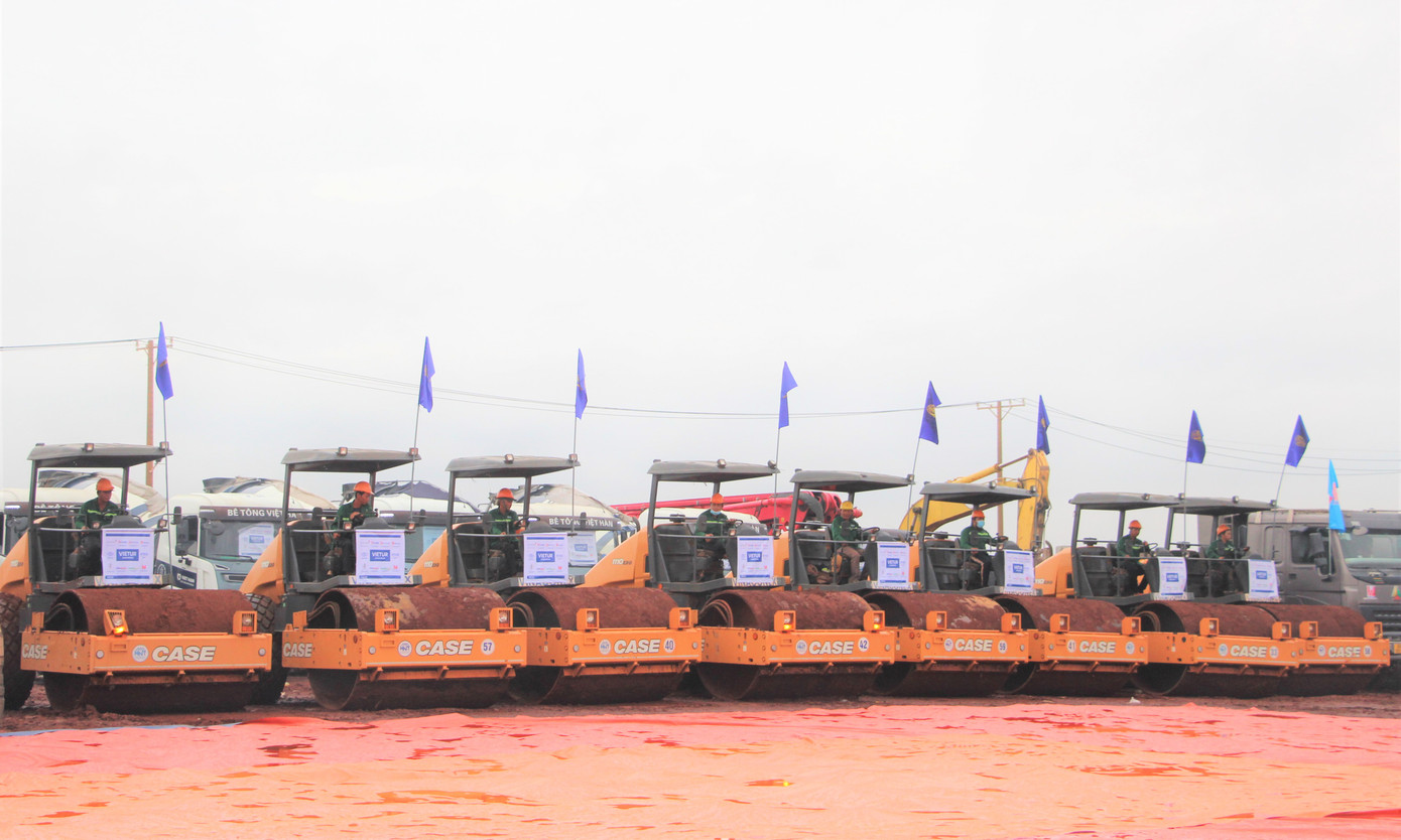 Dự án khởi công là sự kiện quan trọng. Dự án khởi công là sự kiện quan trọng.