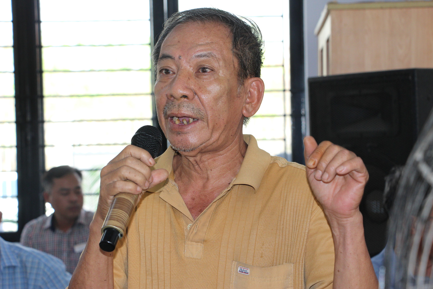 Người dân phản ánh với lãnh đạo tỉnh đồng Nai trong việc thực hiện dự án.