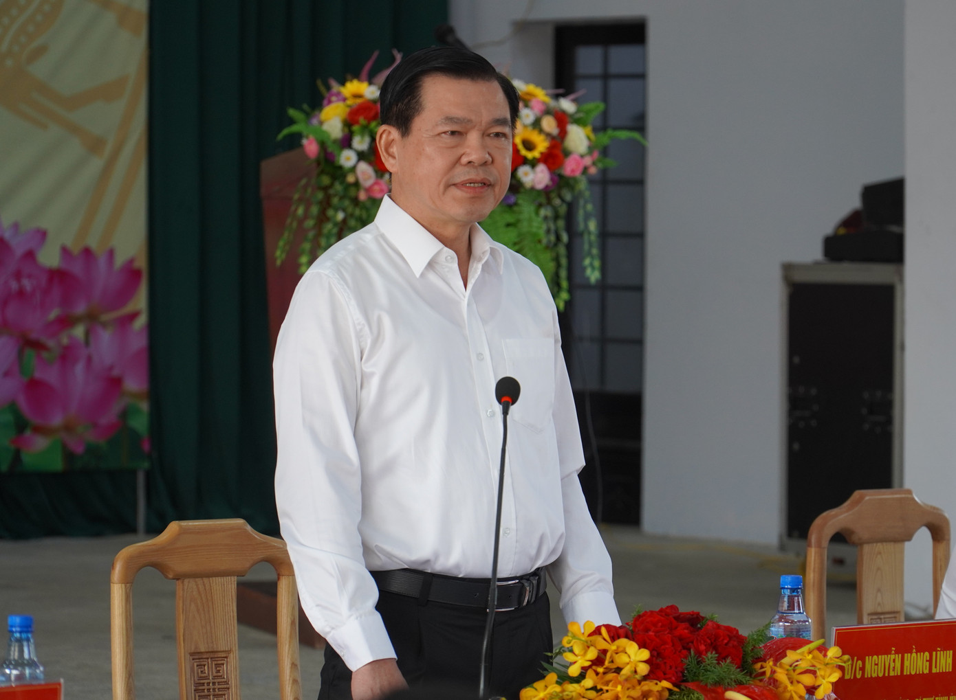 Bí thư Tỉnh ủy Đồng Nai tại buổi đối thoại.