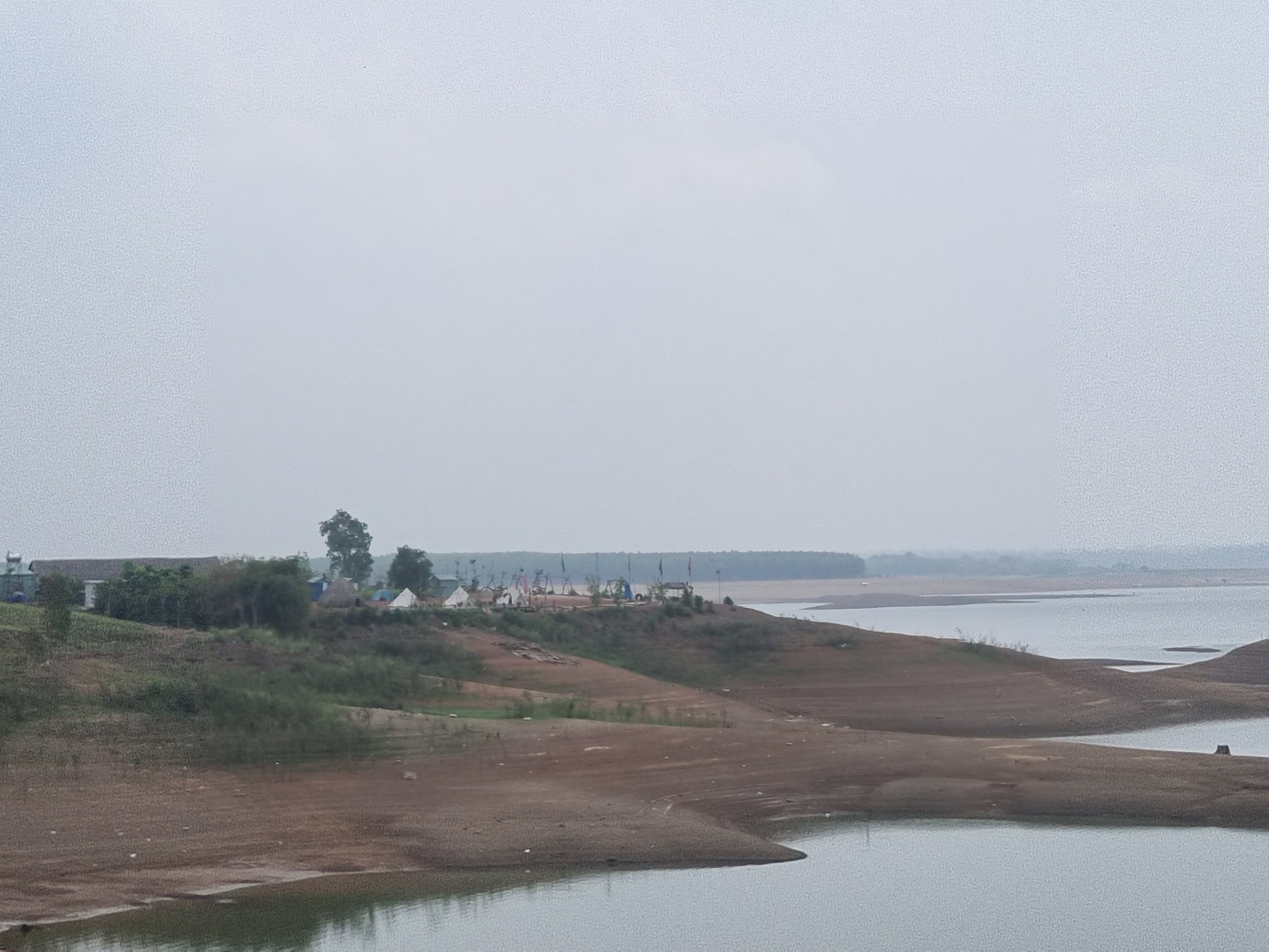 Hồ thủy điện Trị An cạn nước Hồ thủy điện Trị An cạn nước