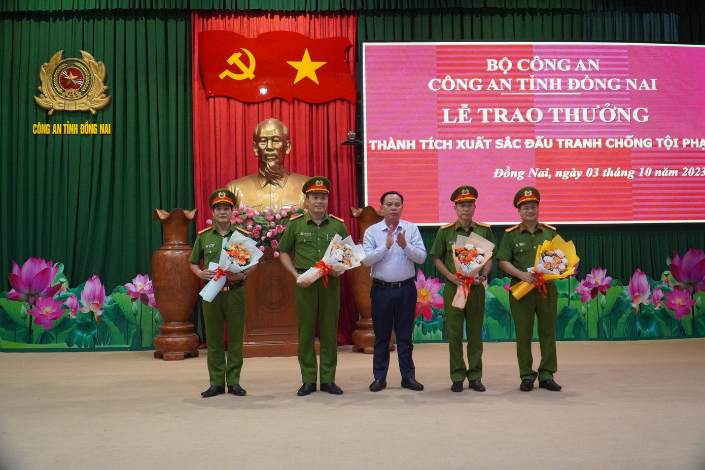 Lãnh đạo tỉnh Đồng Nai chúc mừng lực lượng Công an