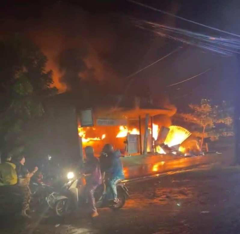 Thời điểm căn nhà bốc cháy Thời điểm căn nhà bốc cháy