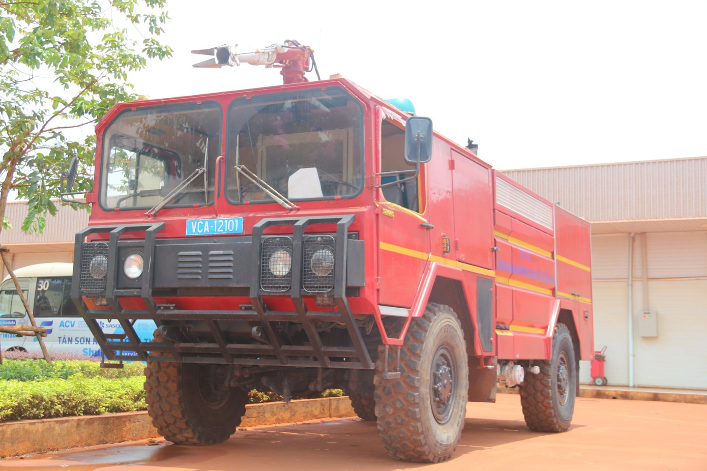 Xe cứu hỏa tăng cường cho hoạt động tưới nước công trường