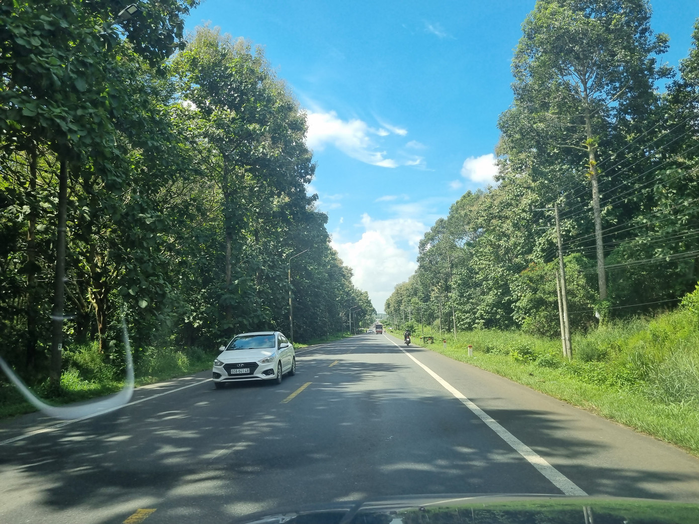 Một đoạn QL20 qua địa bàn tỉnh Đồng Nai Một đoạn QL20 qua địa bàn tỉnh Đồng Nai