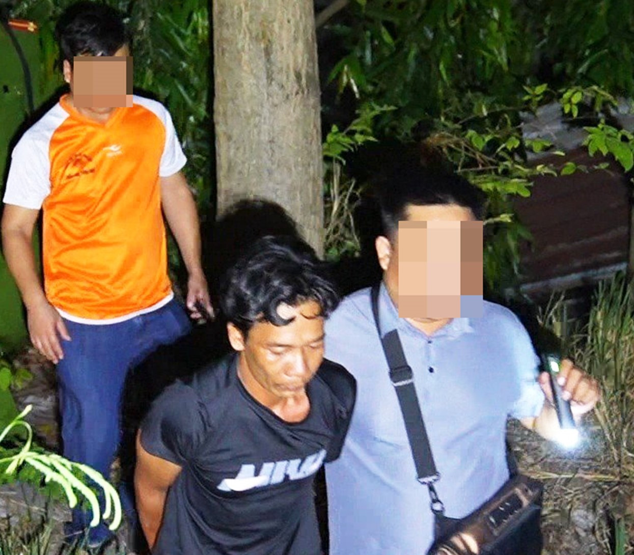 Lực lượng chức năng bắt giữ đối tượng Toàn