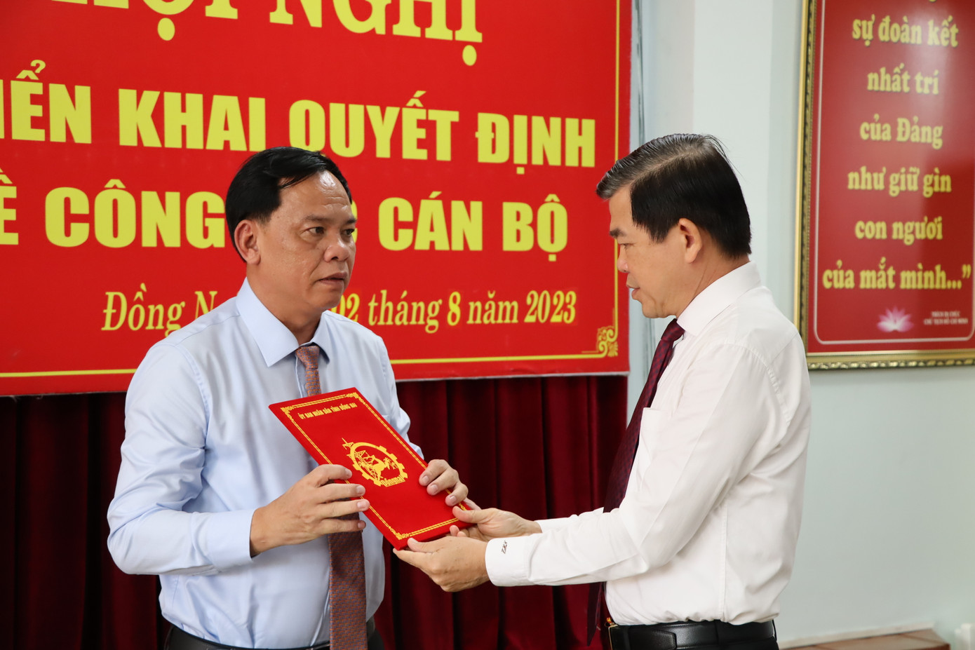 Ông Võ Tấn Đức nhận quyết định quyền Chủ tịch UBND tỉnh Đồng Nai Ông Võ Tấn Đức nhận quyết định quyền Chủ tịch UBND tỉnh Đồng Nai