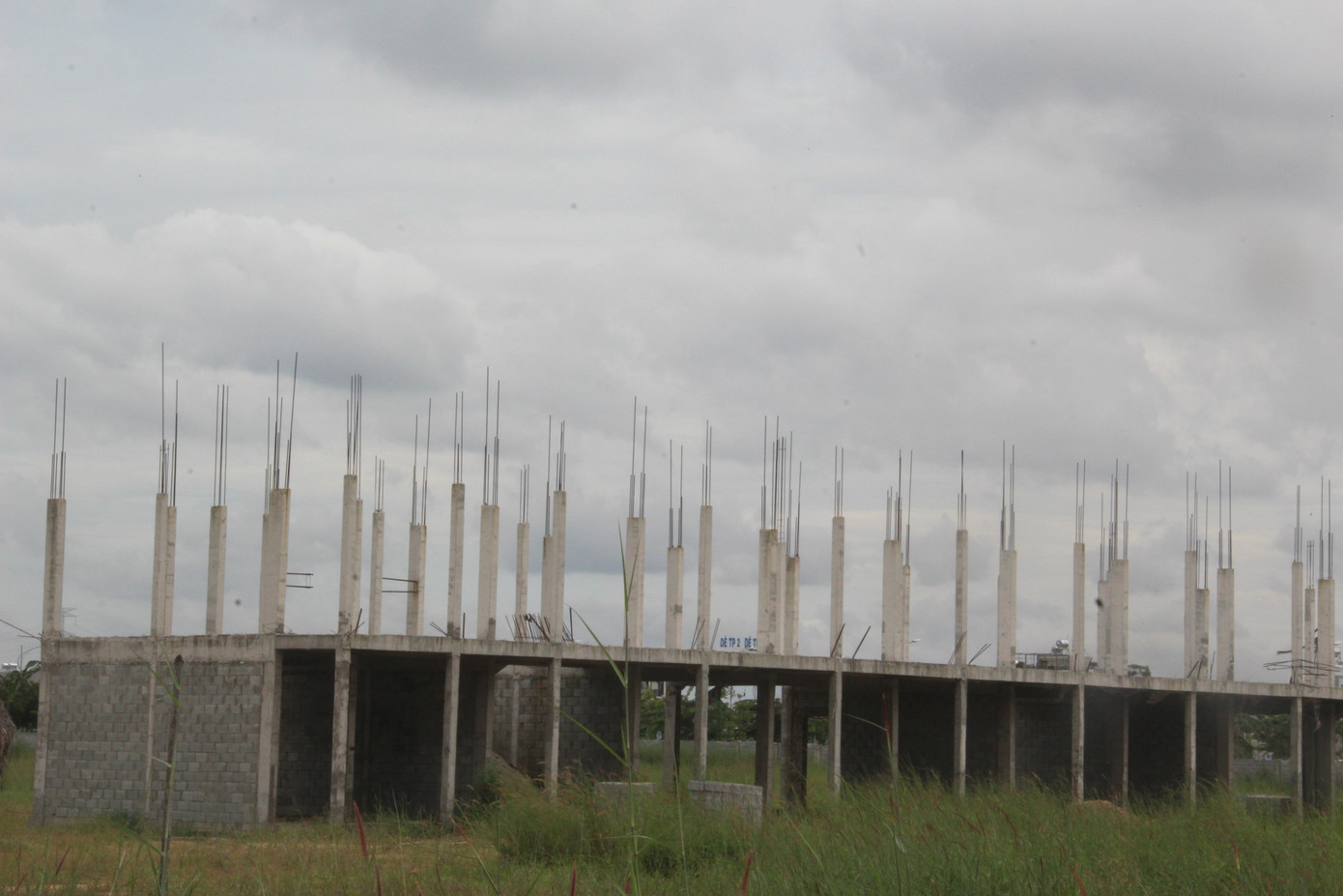 Một công trình trường học tại khu tái định cư Lộc An - Bình Sơn chậm tiến độ đã bị thanh lý