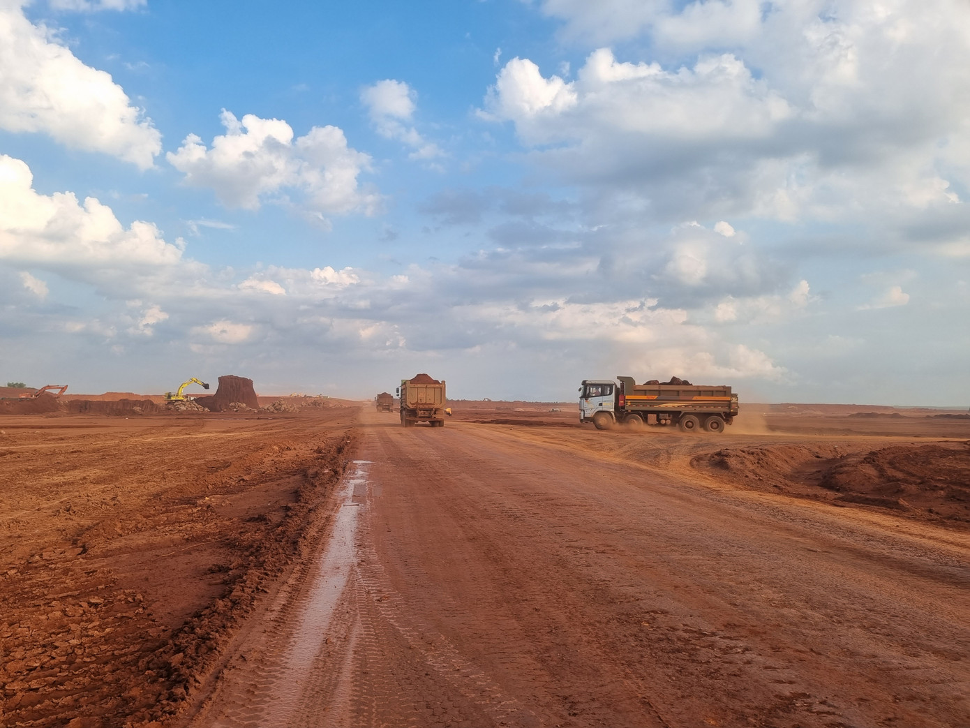 Các phương tiện thi công các hạng mục công trình sân bay Các phương tiện thi công các hạng mục công trình sân bay