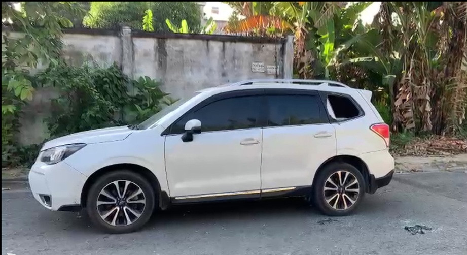 Chiếc xe có người đàn ông tử vong bên trong tại hiện trường