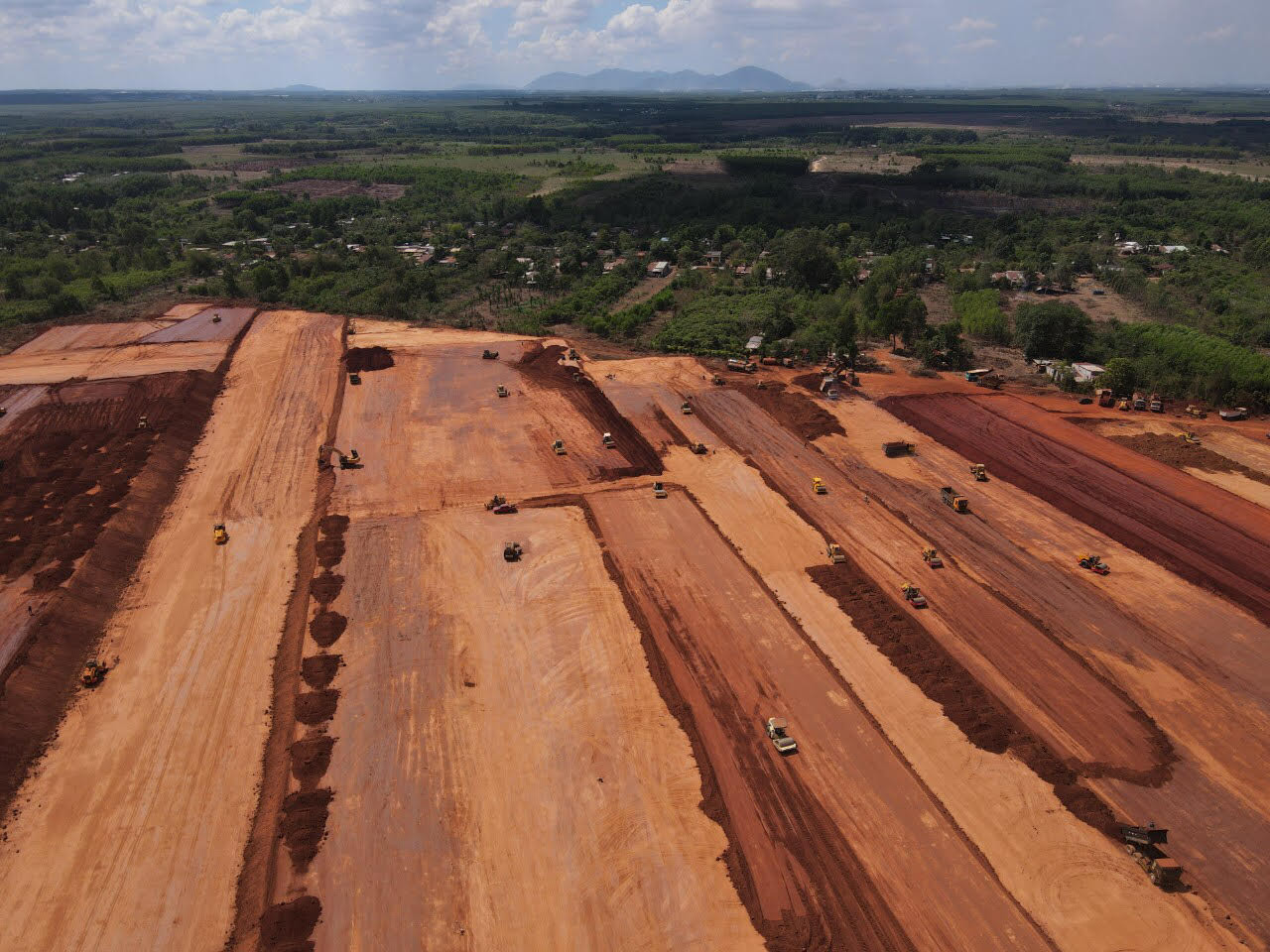 Mặt bằng sân bay đang được thi công.