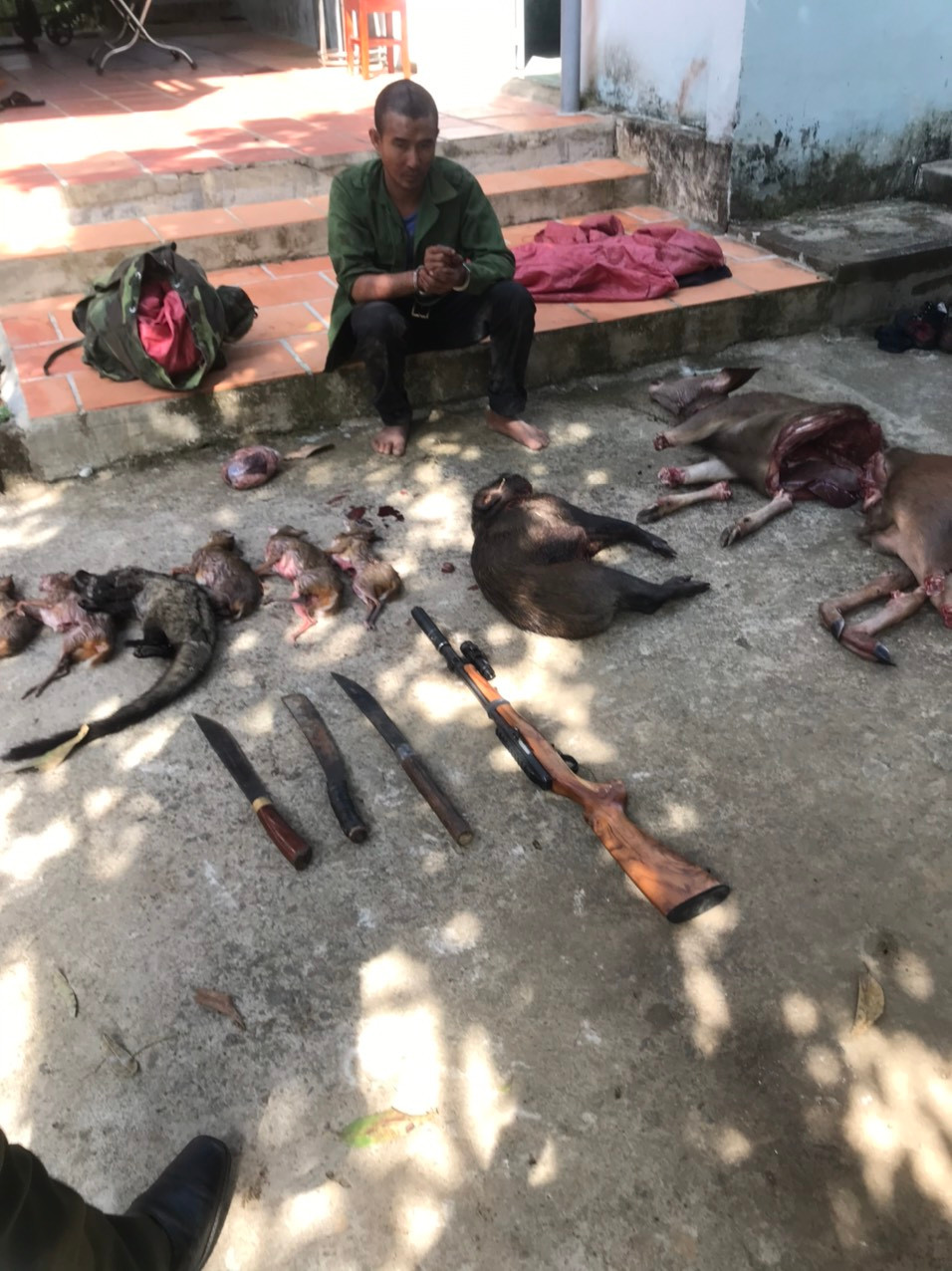 Một đối tượng bị bắt giữ cùng tang vật