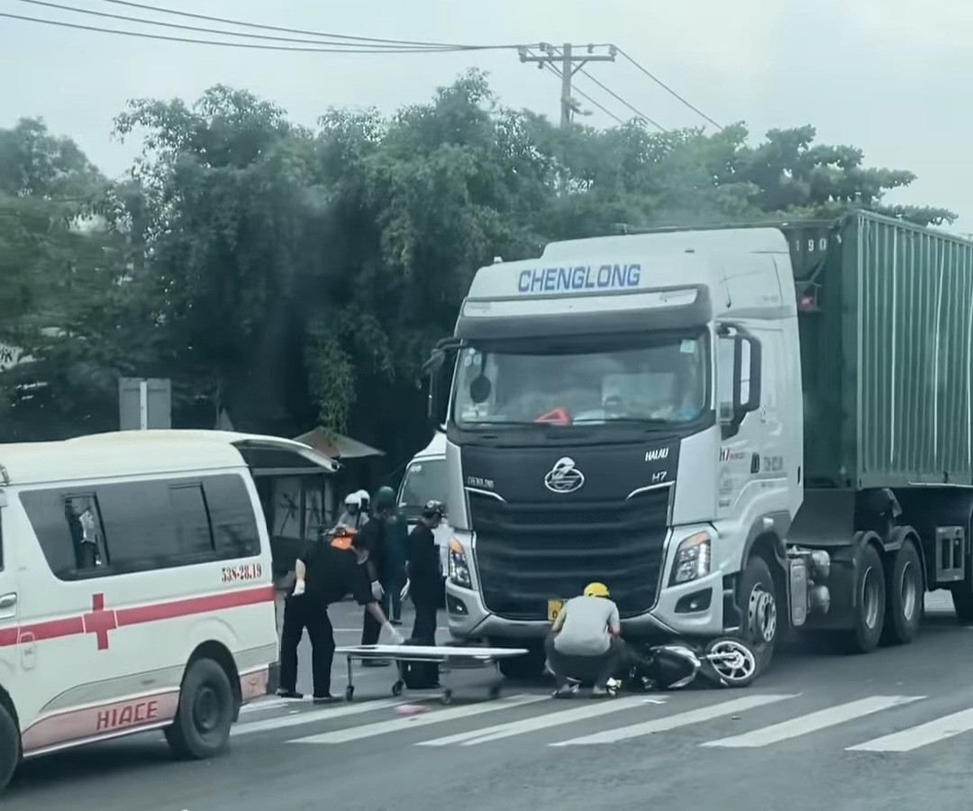 Hiện trường vụ tai nạn làm 2 người thương vong