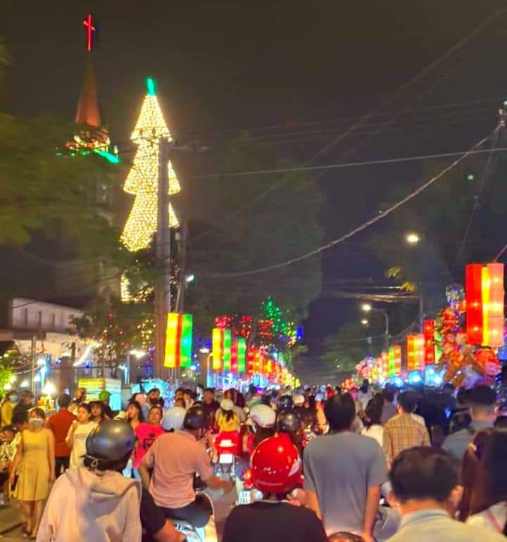 Dòng người kẹt cứng trên một đoạn phố ở TP Biên Hòa