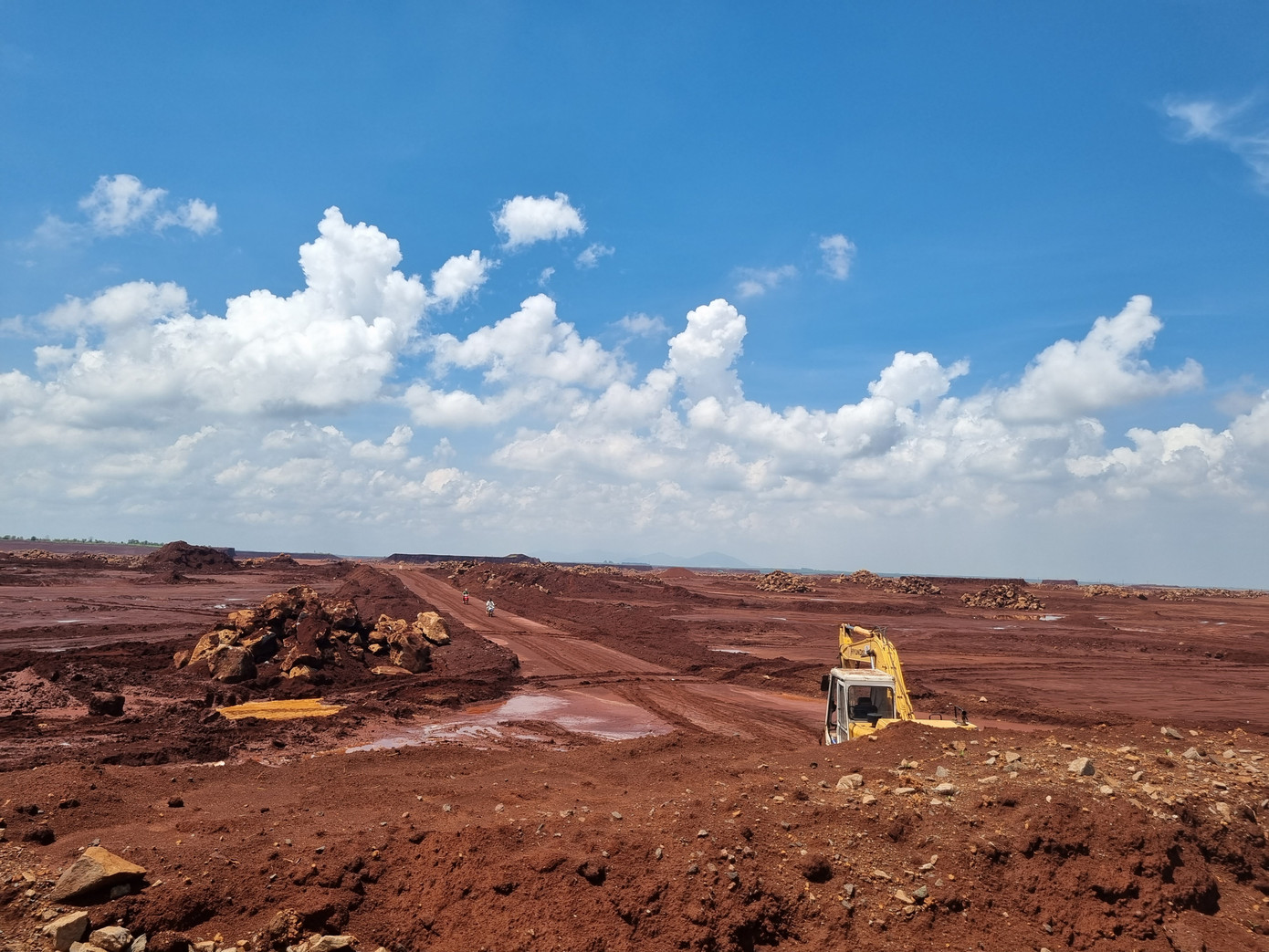 Dự án sân bay Long Thành giai đoạn 1 đã cơ bản đã đủ mặt bằng thi công. Dự án sân bay Long Thành giai đoạn 1 đã cơ bản đã đủ mặt bằng thi công.