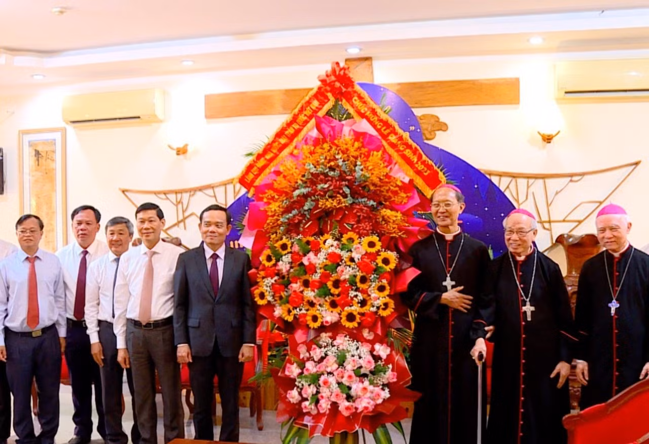 Phó Thủ tướng Trần Lưu Quang chúc mừng Giáng sinh tại Tòa giám mục Giáo phận Xuân Lộc