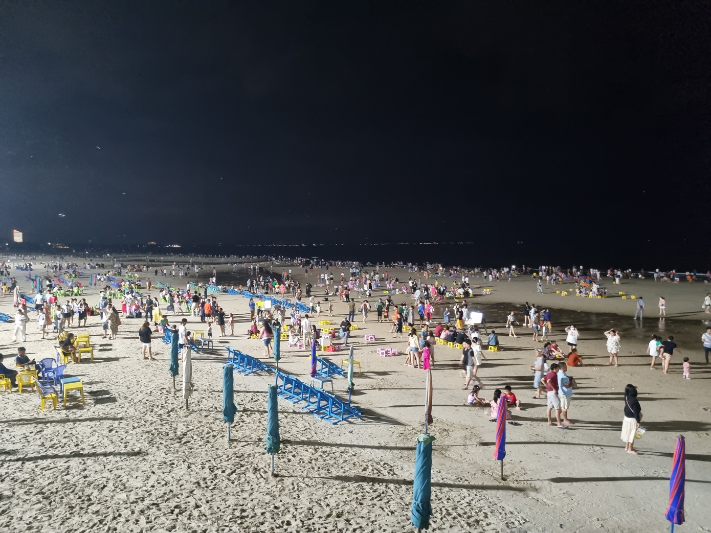 Khu vực biển Bãi Sau về đêm