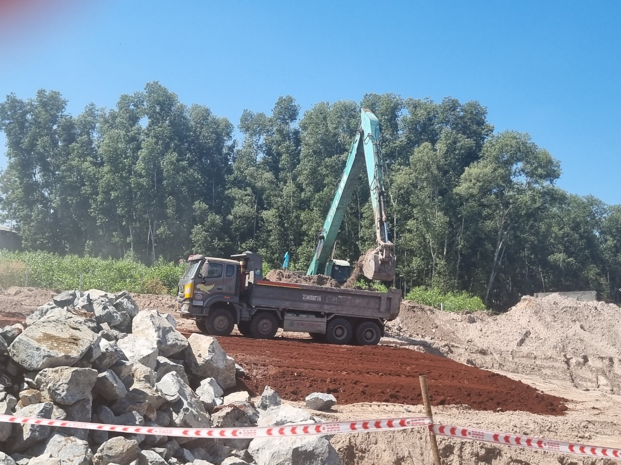 Theo báo cáo từ chủ đầu tư dự án là Ban Quản lý dự án giao thông khu vực cảng Cái Mép - Thị Vải, tính đến ngày 1/12, tiến độ giải phóng mặt bằng của dự án đã đạt 96,39%.