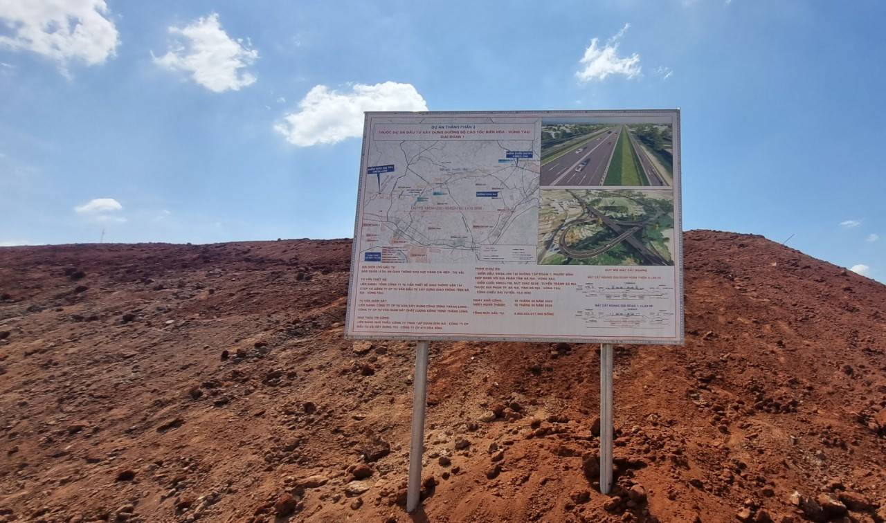 Dự án cao tốc Biên Hòa - Vũng Tàu có chiều dài 53,7 km, đi qua 2 tỉnh Đồng Nai (dài 34,2 km) và Bà Rịa - Vũng Tàu (dài 19,5 km). Tổng vốn đầu tư 17.829 tỉ đồng.