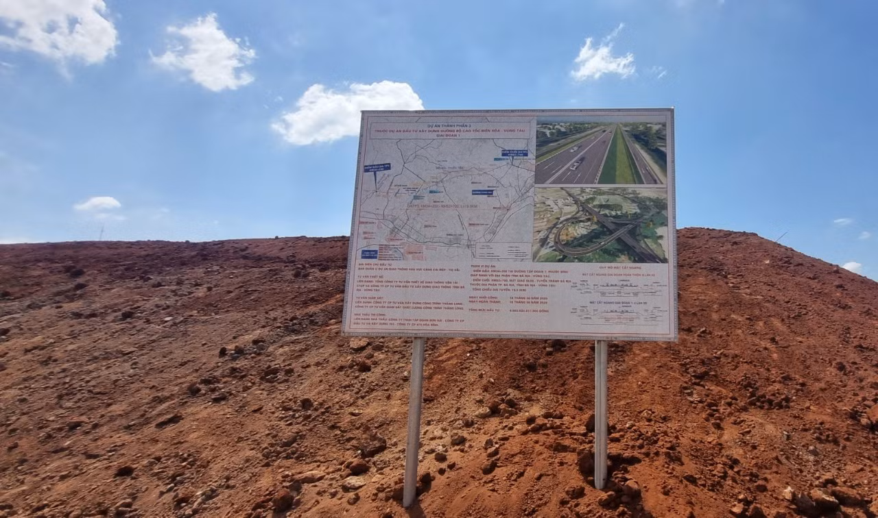 Dự án cao tốc Biên Hòa - Vũng Tàu có chiều dài 53,7 km, đi qua 2 tỉnh Đồng Nai (dài 34,2 km) và Bà Rịa - Vũng Tàu (dài 19,5 km). Tổng vốn đầu tư 17.829 tỉ đồng.