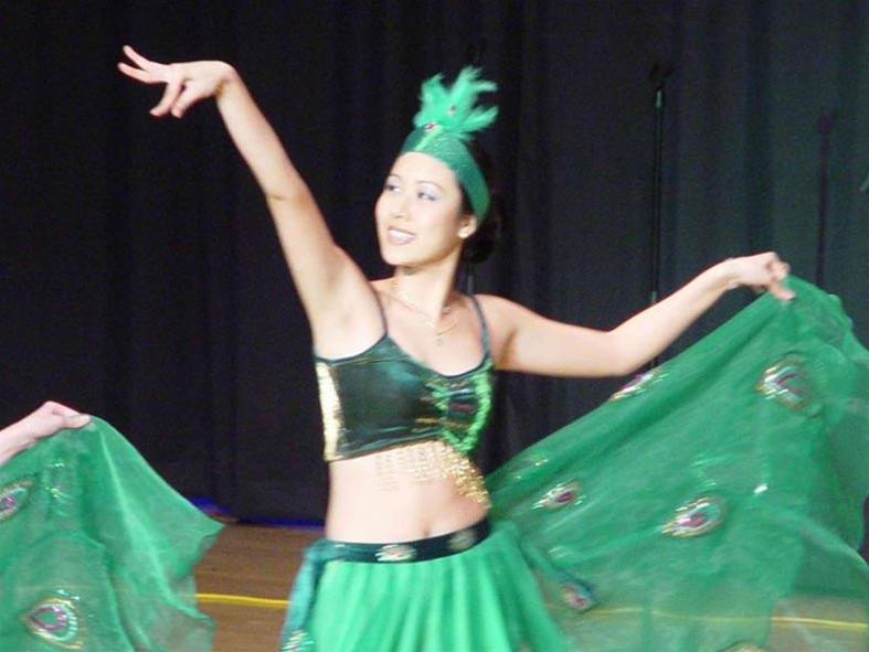 “Diễn viên” chính trong điệu “Múa công” “Diễn viên” chính trong điệu “Múa công”