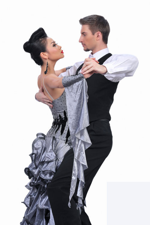 Người đẹp Vũ Thu Phương hứa hẹn sẽ có những vũ điệu sôi động với bạn nhảy Tihomir Romanov Gavrilov Cặp bạn nhảy Huy Khánh - Tsveta Krasimirova Tsocheva Nữ ca sỹ Thủy Tiên và bạn nhảy Petyo Dimitrov Toyanov Người đẹp Kim Hiền và bạn nhảy Daniel Nikolov Denev Nguyên Vũ liệu có nhận được nhiều đề cử của các khán giả trẻ trên sàn khiêu vũ? Anh Khoa và bạn nhảy Iva Ludmilova Grigorova Hứa Vĩ Văn sẽ thử tài khiêu vũ bên cạnh Anna Nikolaeva Sidova Đại Nghĩa và "đối tác" Valeriya Nikolaeva Bozukova sẽ vào cuộc ở "Bước nhảy hoàn vũ 2011" Nữ ca sỹ Thu Minh được đánh giá là một ứng cử viên nặng ký ở cuộc thi năm nay Diễn viên Thanh Thúy