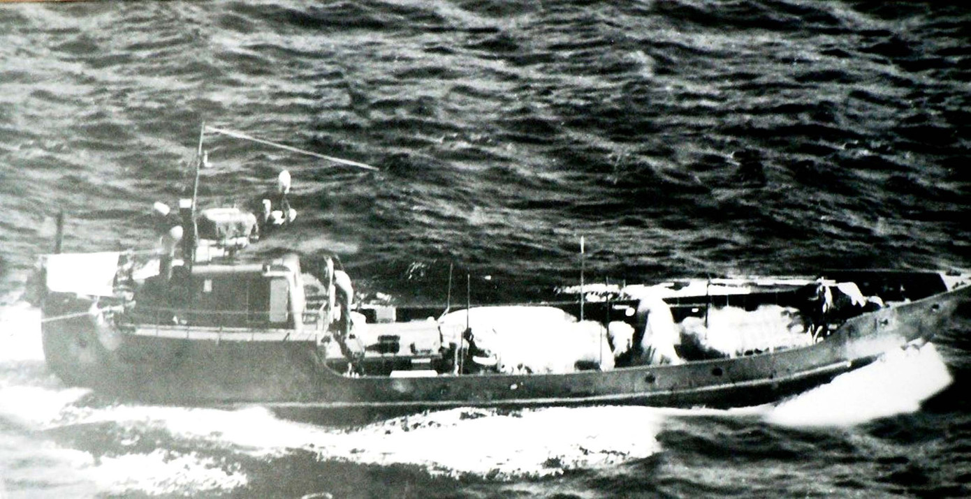 Tàu không số vượt đường Hồ Chí Minh trên biển. Tàu không số vượt đường Hồ Chí Minh trên biển