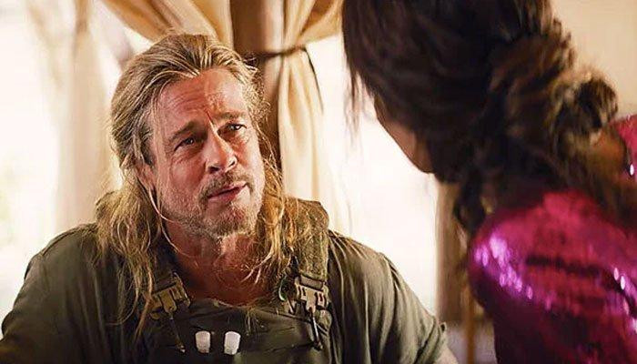 Brad Pitt xuất hiện cực phong độ để giải cứu Sandra Bullock. Nguồn: geo.tv.