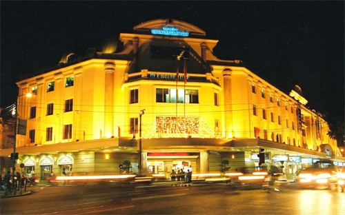 Sau hai năm đóng cửa, Tràng Tiền Plaza bắt đầu trở lại từ 6/4 này với diện mạo mới. Sau hai năm đóng cửa, Tràng Tiền Plaza bắt đầu trở lại từ 6/4 này với diện mạo mới