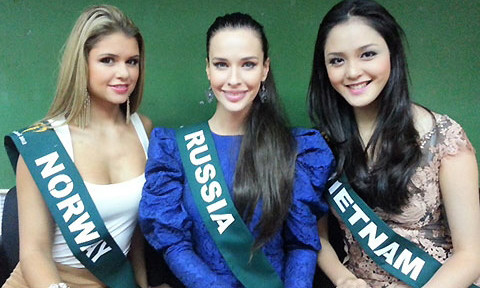 Cùng người đẹp Nga và Na-uy. Cùng người đẹp Nga và Na-uy