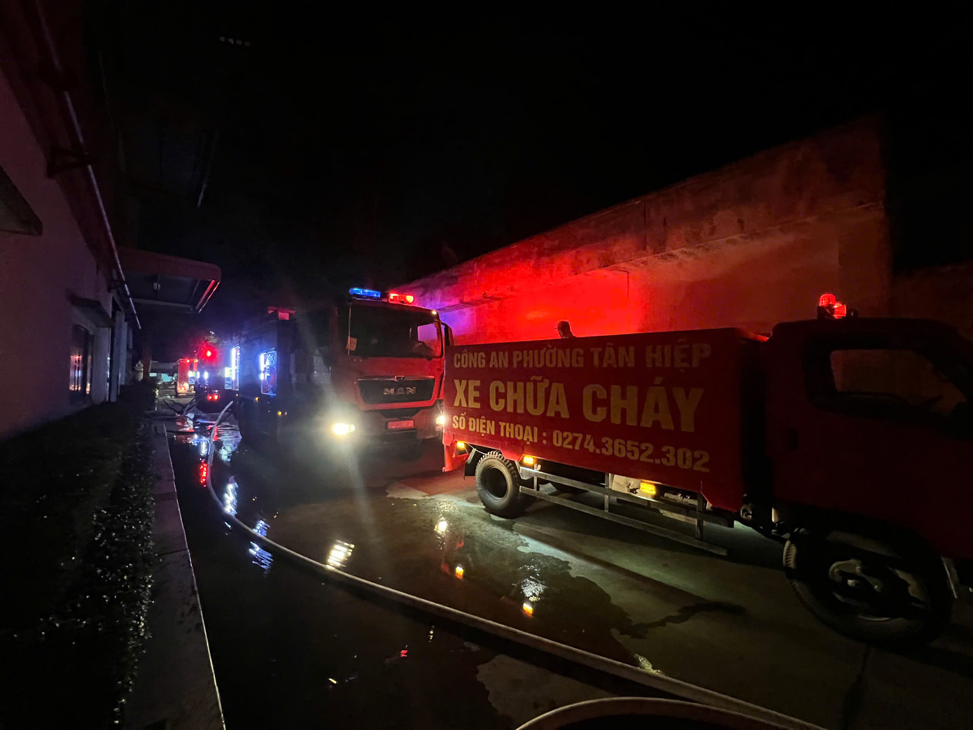 Đến 19h cùng ngày, đám cháy đã được khống chế không có khả năng cháy lan. Đến 19h cùng ngày, đám cháy đã được khống chế không có khả năng cháy lan.